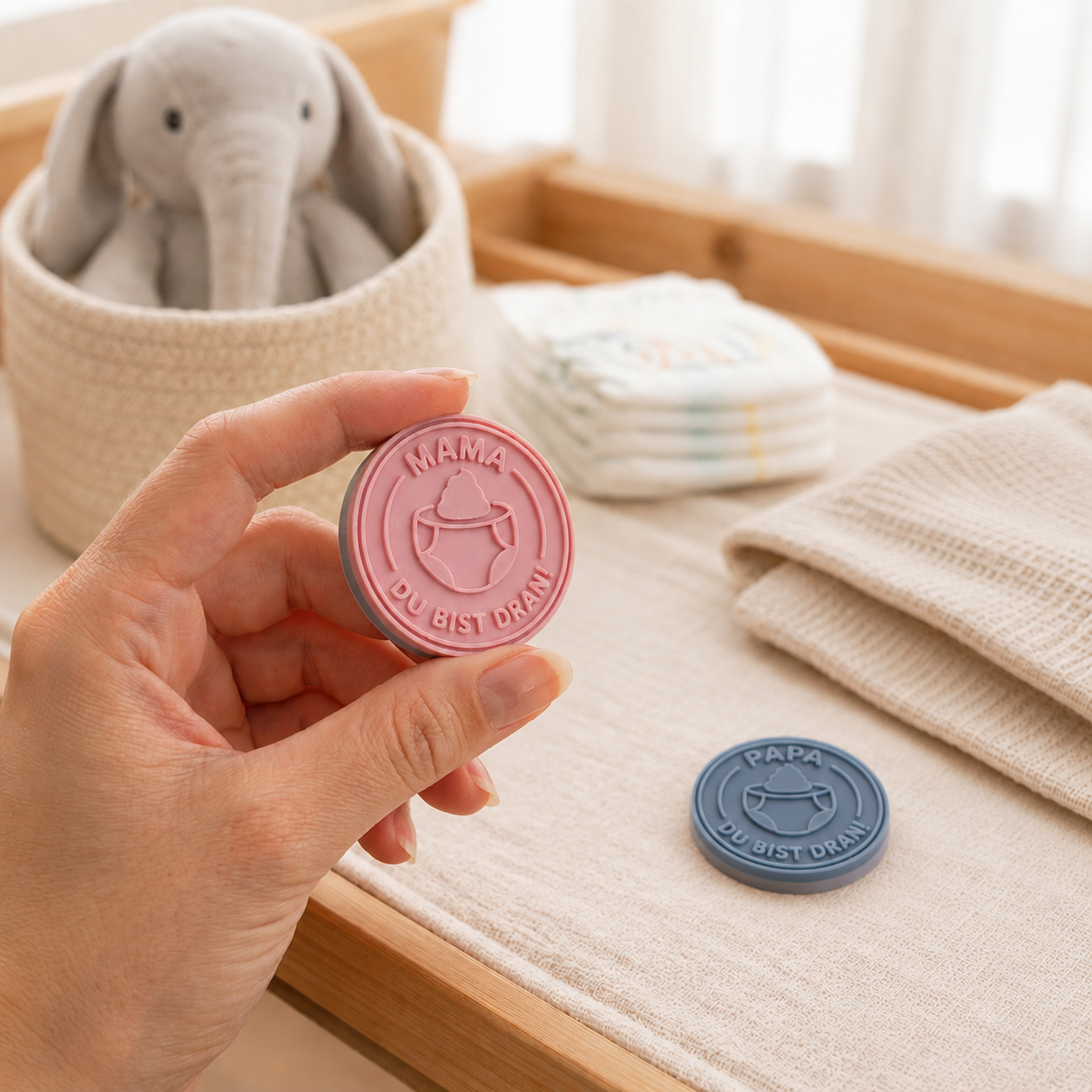 XL Windelmünze I Entscheidungsmünze Windeln wechseln | Witziges Geschenk zur Geburt & Babyparty | Zweifarbig aus Biokunststoff