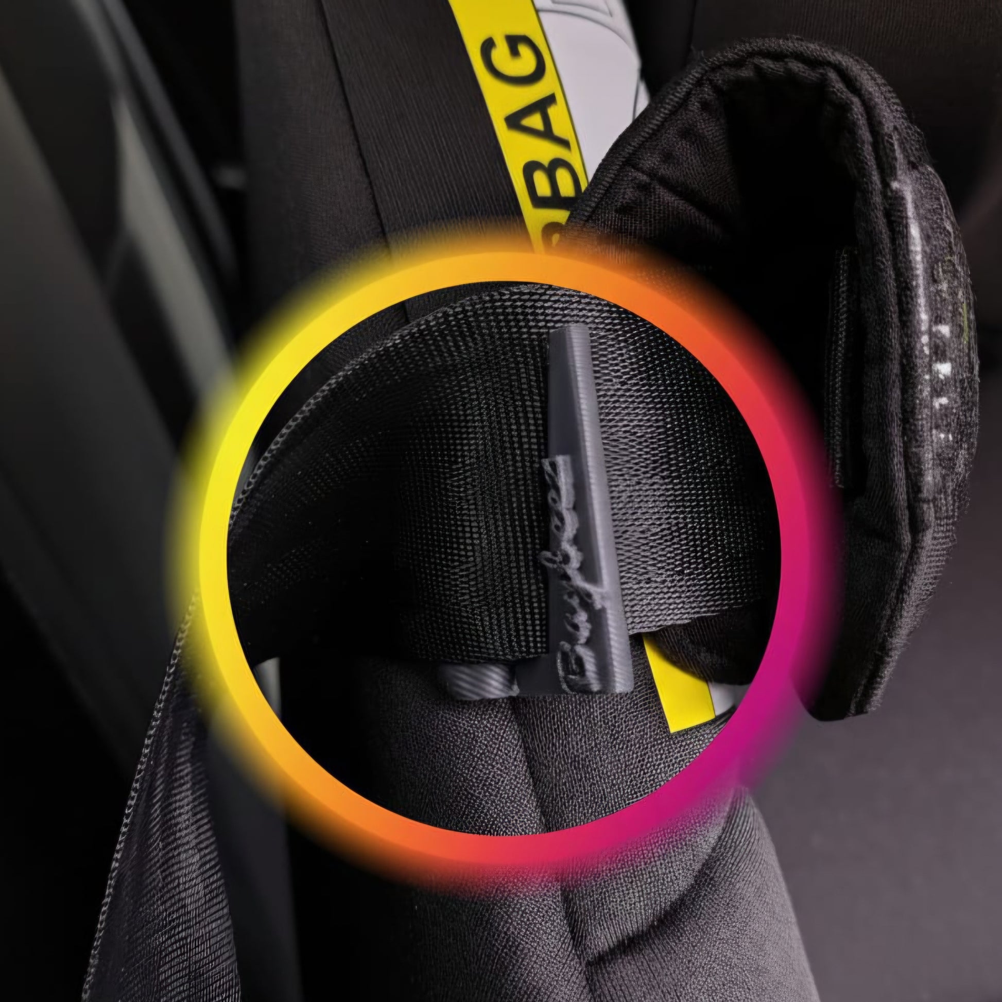 Gurthalter für Anschnallgurte im Kindersitz, Detailansicht